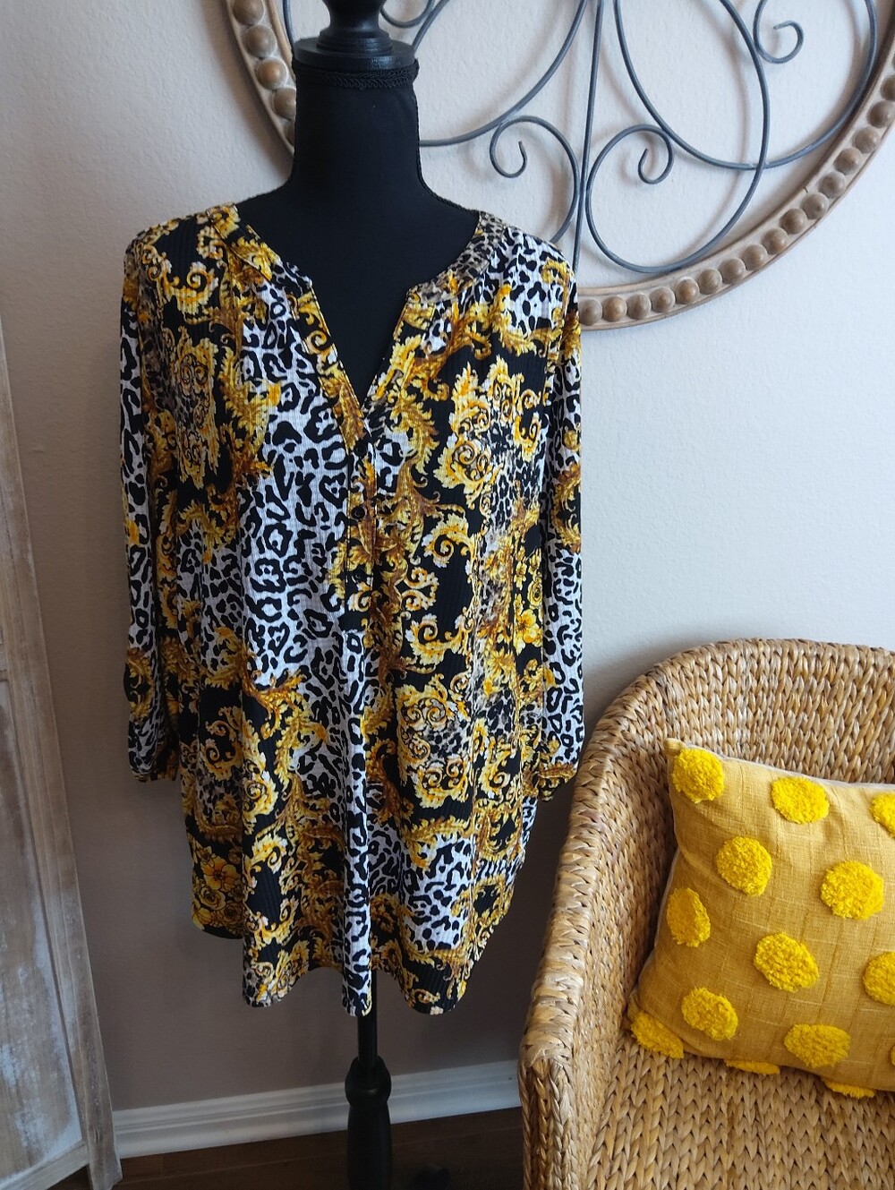 Cathy Women’s Black & Yellow Printed Long Sleeve Tunic Top